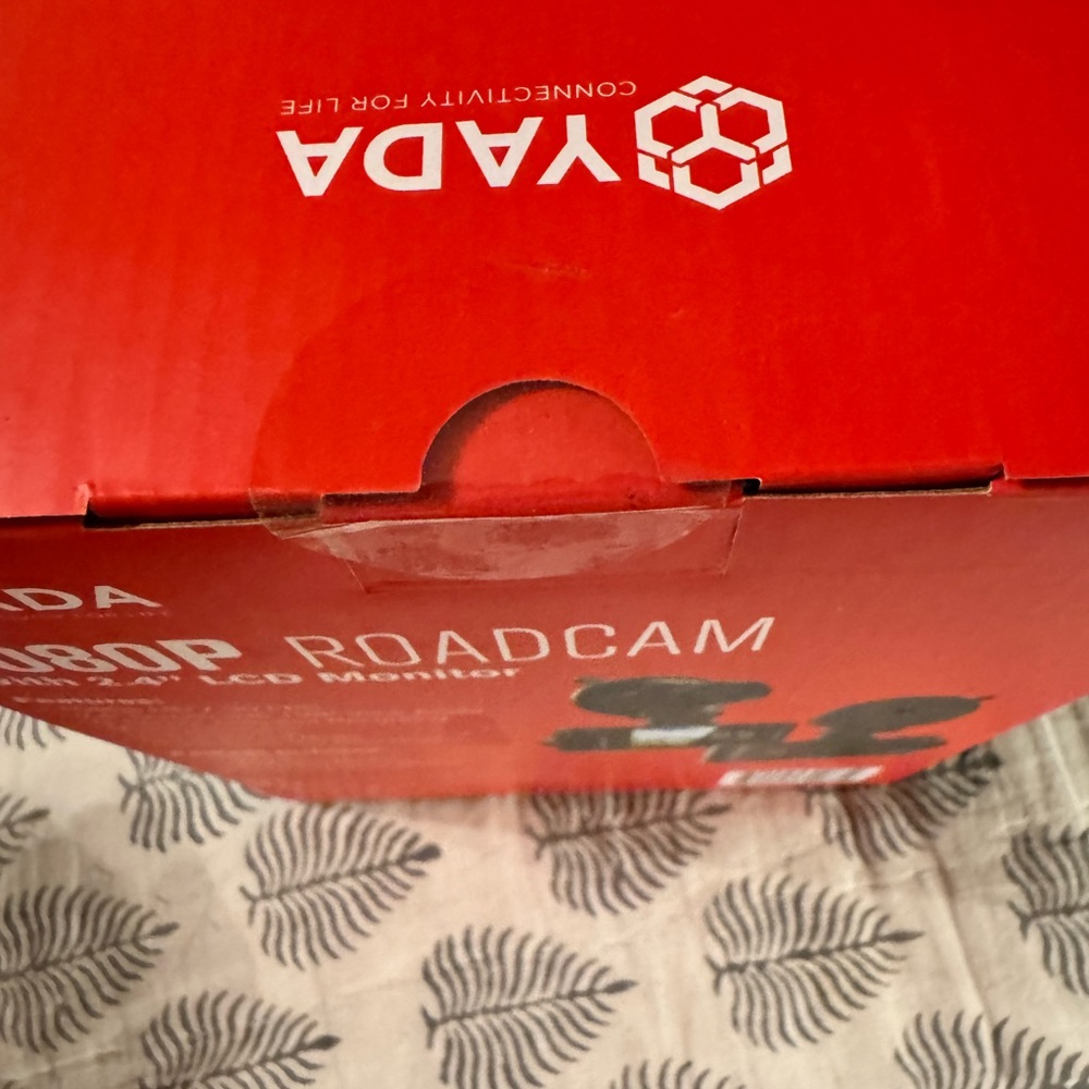 Yada 1080P Roadcam with SanDisk 32GB microSD Card - Picture 3 of 10